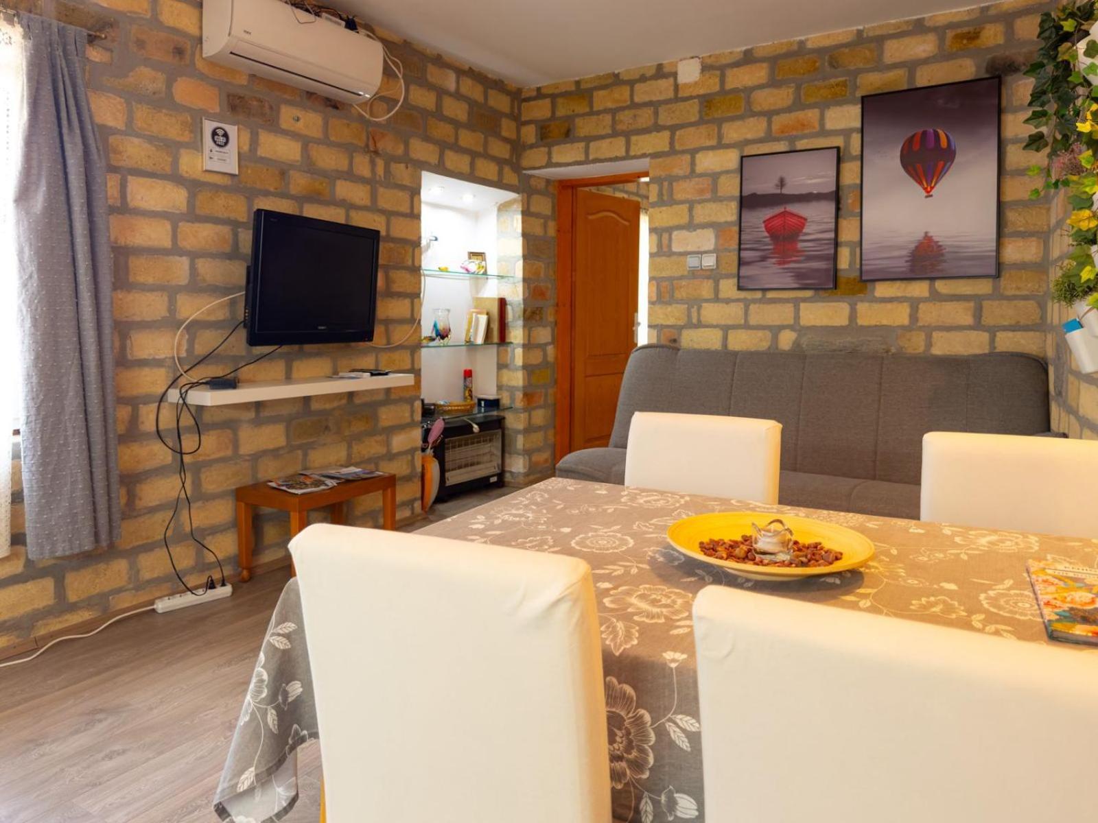 Bakina Kuca Apartment Golubac Ngoại thất bức ảnh